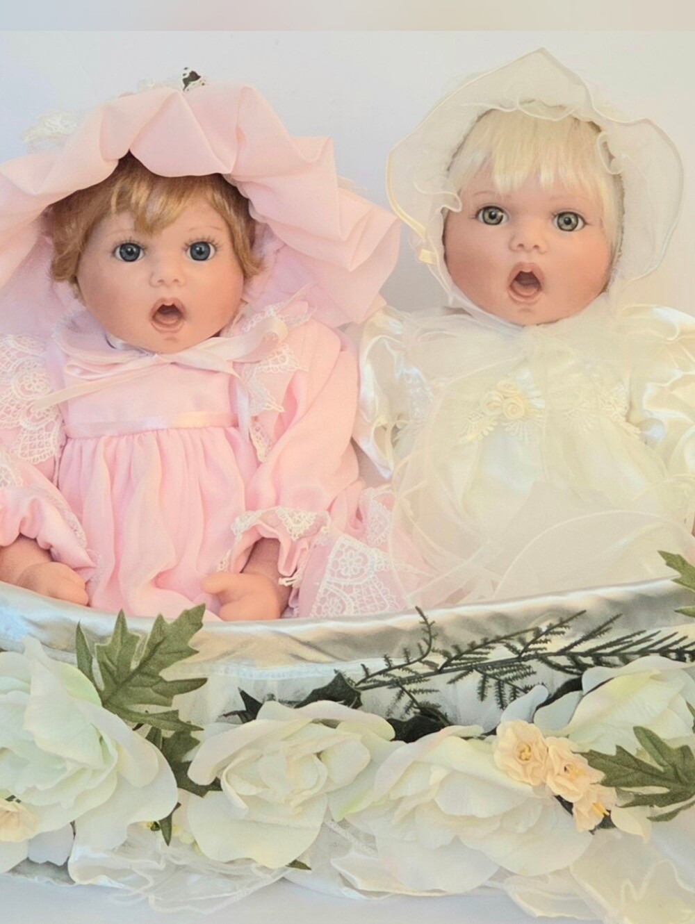 LEE MIDDLETON MOMENTS FORGET ME NOT SET, 2 DOLLS, BASSINET, BLANKET, PILLOW, BOX